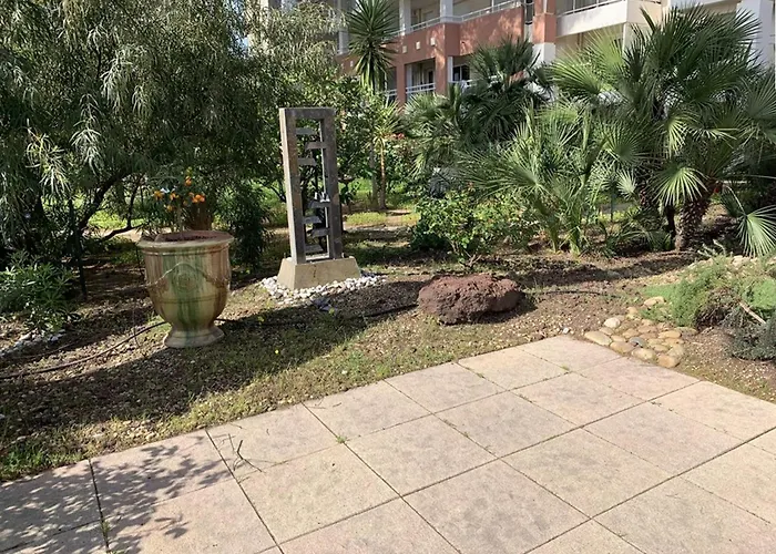 T2 Climatise Avec Piscine, Wifi, Terrasse Et Jardin Au Port De - Fr-1-335-194